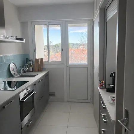 Quiet With Balcony And Sea View Apartmán Antibes